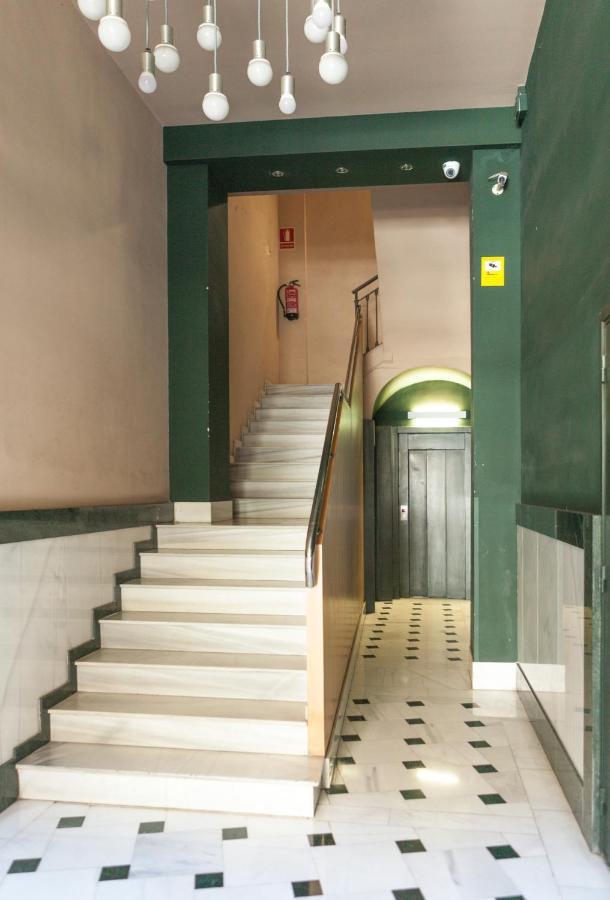 Plaza Catalunya City Center Apartments Барселона Екстериор снимка