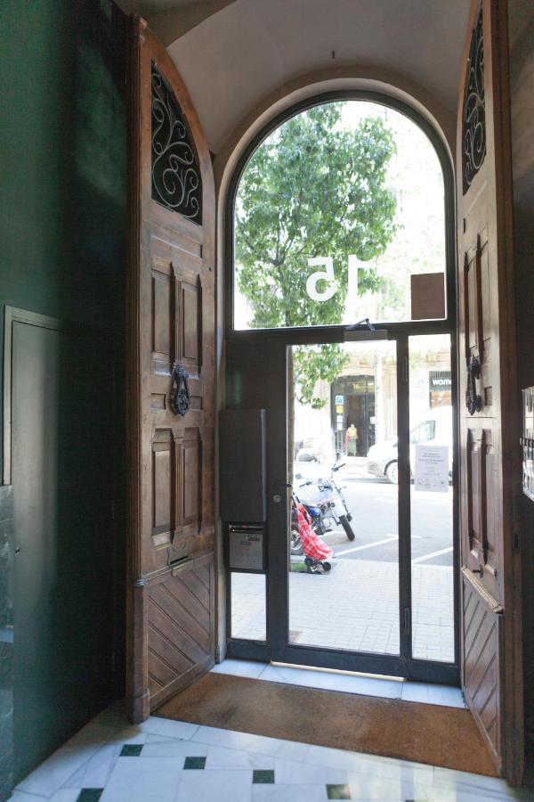 Plaza Catalunya City Center Apartments Барселона Екстериор снимка