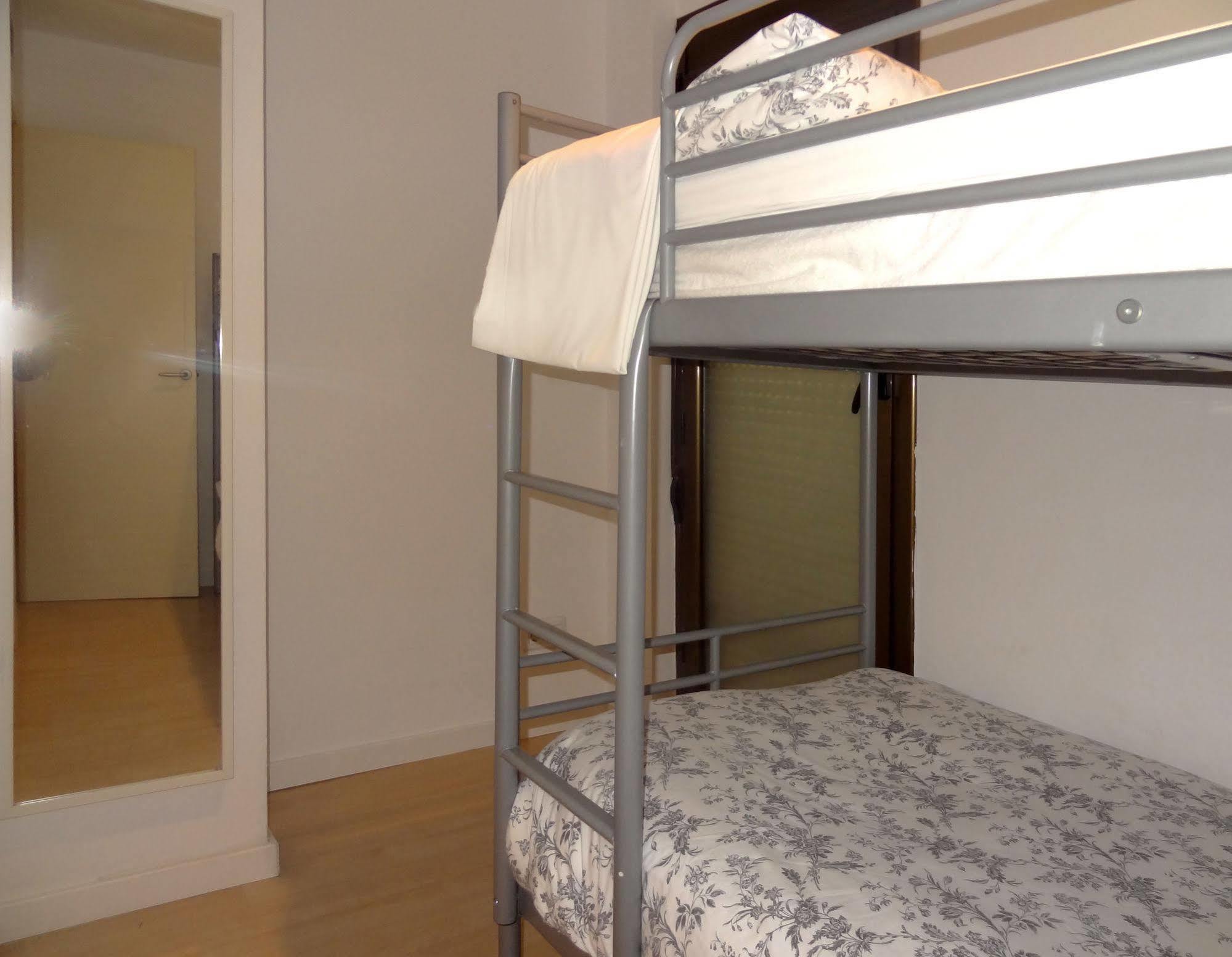 Plaza Catalunya City Center Apartments Барселона Екстериор снимка