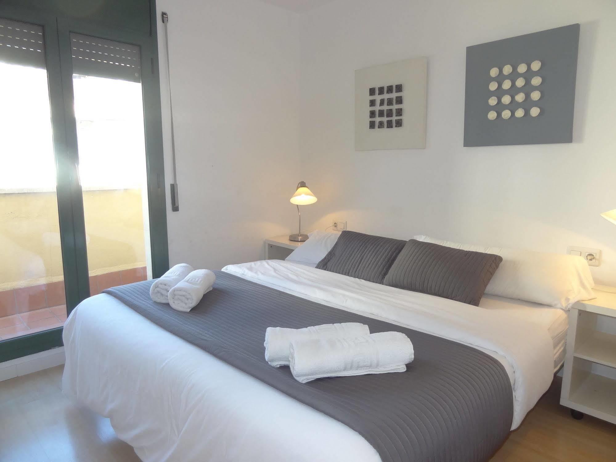 Plaza Catalunya City Center Apartments Барселона Екстериор снимка