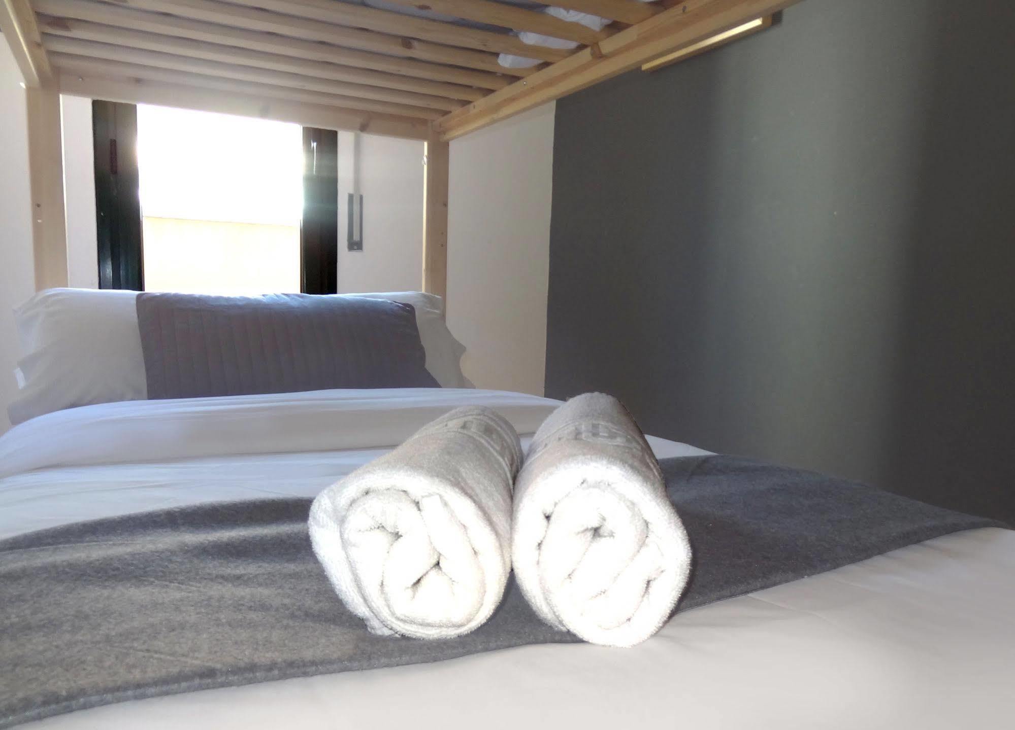 Plaza Catalunya City Center Apartments Барселона Екстериор снимка